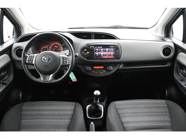 Toyota Yaris 1.3 VVT-i Dynamic 2017 Benzine 4
