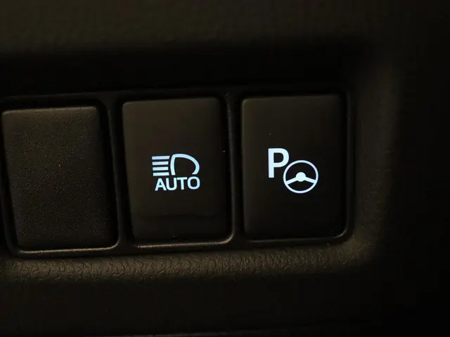 Toyota C-HR 1.8 Hybrid Active 2021 Hybride Benzine 21