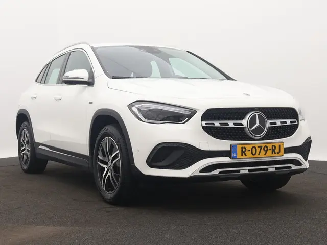 Mercedes-Benz GLA 250 e Progressive 2021 Hybride Benzine 17