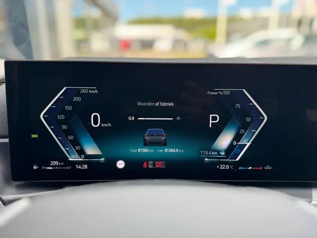 BMW 3 Serie Touring 318i 2023 Benzine 28