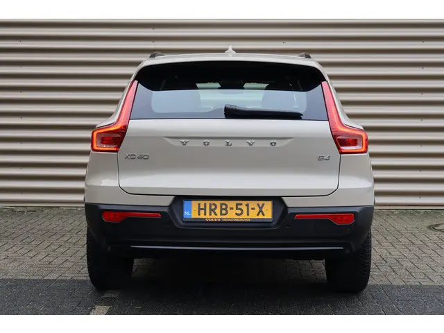 Volvo XC40 B4 Plus Dark 2025 Benzine 7