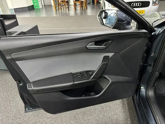 SEAT Leon 1.0 TSI Style Launch Edition 2020 Benzine 19