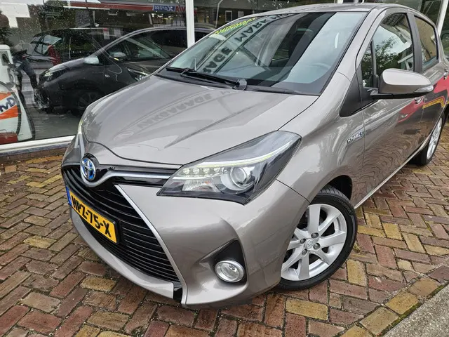 Toyota Yaris 1.5 Hybrid Dynamic 2015 Hybride Benzine 3