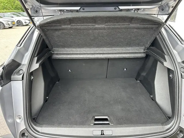 Peugeot 2008 1.2 Turbo 100 PK Allure Pack 2021 Benzine 33