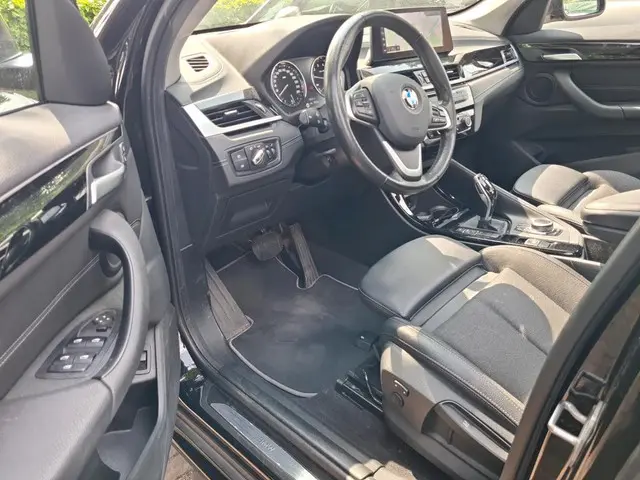 BMW X1 sDrive18i Executive Edition 2021 Benzine 4