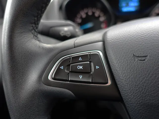 Ford Focus 1.0 Trend- 2018 Benzine 12