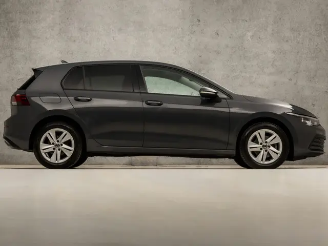 Volkswagen Golf 1.0 TSI Sport 2021 Benzine 4