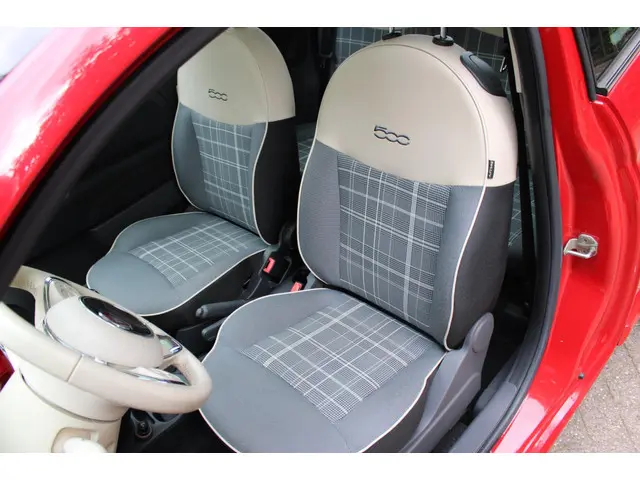 Fiat 500 1.2 Lounge, Navi, Clima, 73924km 2016 Benzine 13