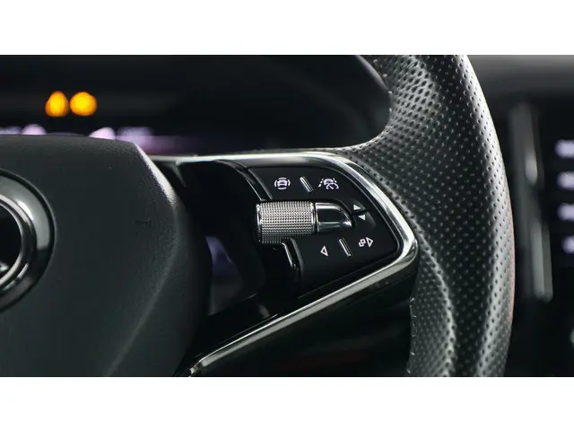 Škoda Karoq 1.5 TSI ACT Sportline Business 2020 Benzine 20