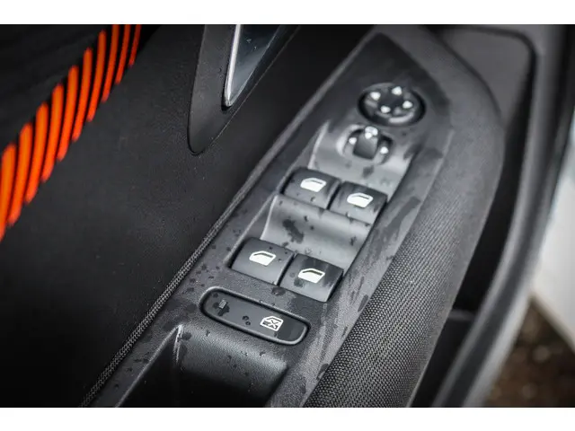 Peugeot 208 1.2 PureTech Active Pack 2022 Benzine 15