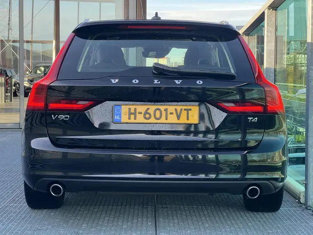 Volvo V90 2.0 T4 Business Luxury+ 2020 Benzine 5