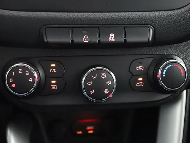 Kia cee'd 1.6 GDI ComfortLine 2016 Benzine 18