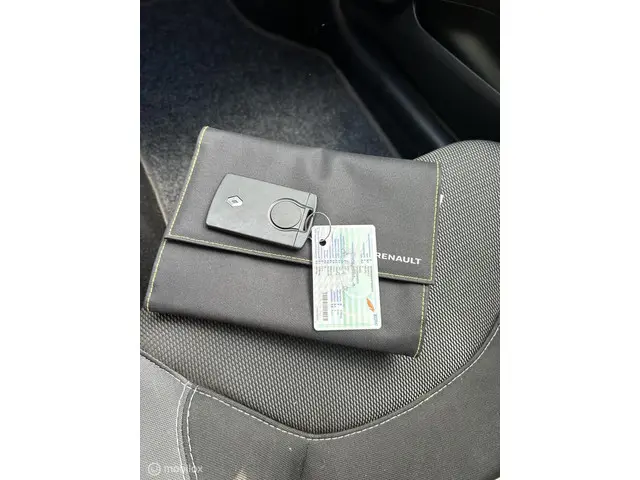 Renault Clio Estate 0.9 TCe Limited 2019 Benzine 13