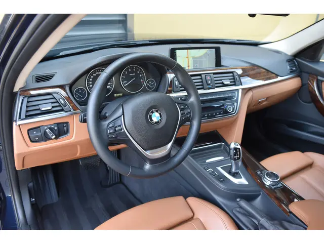 BMW 3 Serie 335i High Executive 2014 Benzine 10