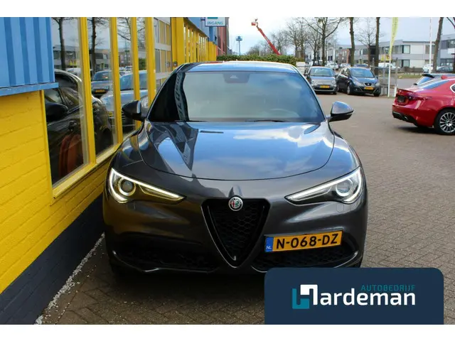 Alfa Romeo Stelvio 2.0 T AWD Veloce Carplay 2021 Benzine 27