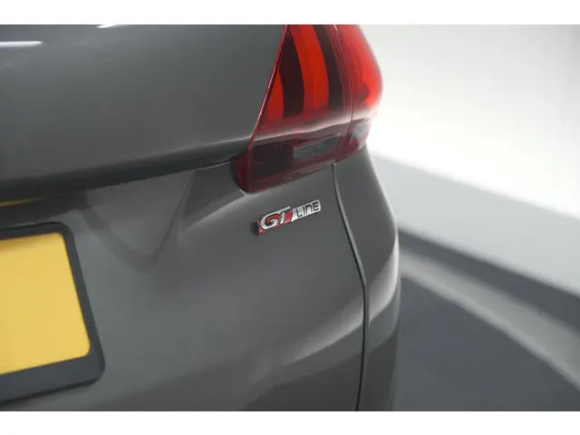 Peugeot 2008 PureTech 130 GT-Line 2019 Benzine 22