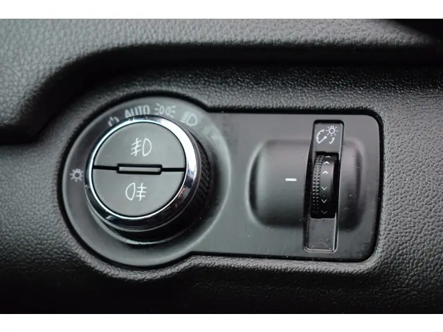 Opel Insignia 2.0 T 221pk Cosmo 2013 Benzine 29