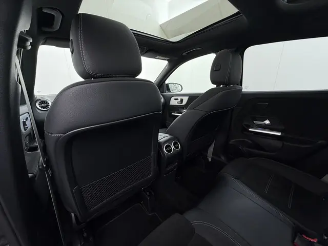 Mercedes-Benz GLA 250 e AMG line 2025 Hybride Benzine 19