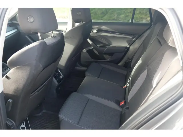 Škoda Octavia Combi 1.5 TSI Edition 2024 Benzine 15