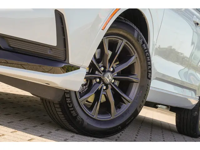 Honda CR-V 2.0i e:HEV LUXURY EDITION 2025 Hybride Benzine 10