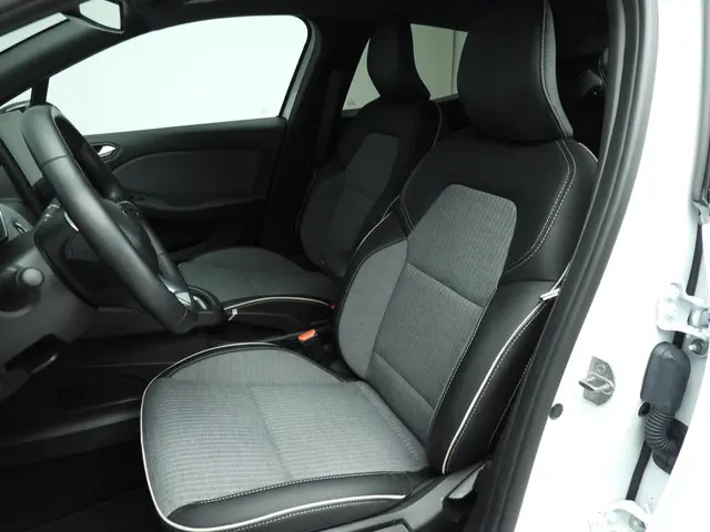 Renault Clio 1.0 TCe 90 GPF techno 2023 Benzine 8