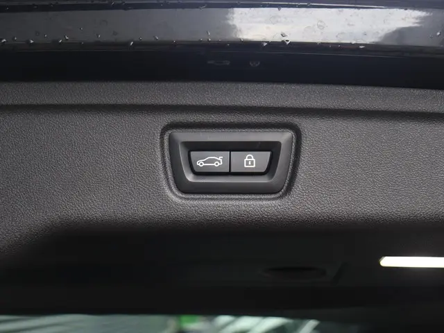 BMW 3 Serie Touring 330e 2021 Hybride Benzine 12