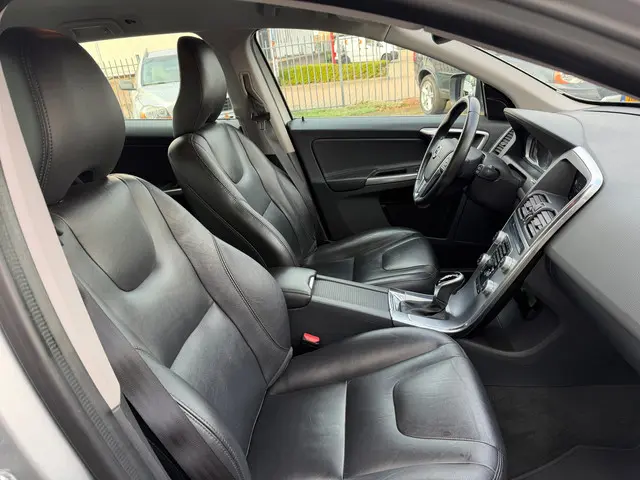 Volvo XC60 2.0 D4 FWD SUMMUM 2017 Diesel 19