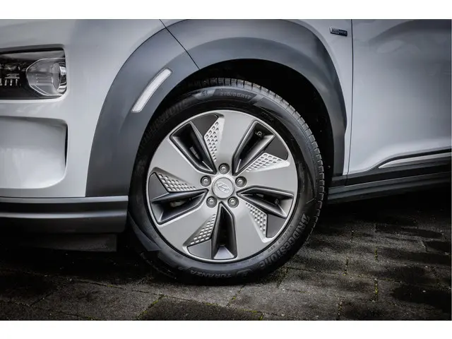 Hyundai Kona EV Premium 64 kWh SOH 93% 2019 Elektrisch 22