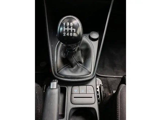 Ford Fiesta 1.0 EcoBoost Hybrid Titanium 2023 Benzine 25