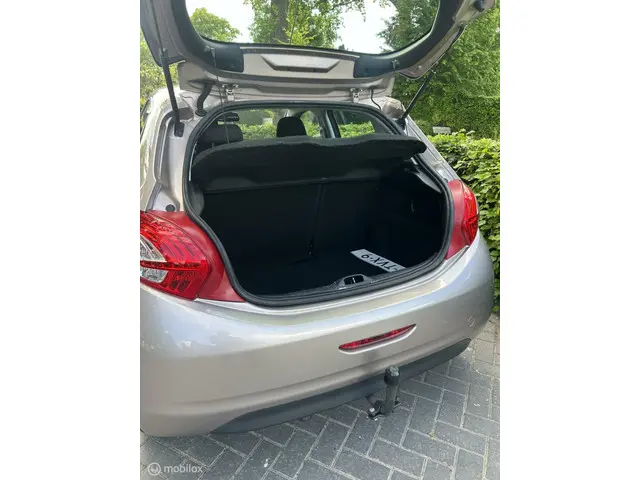 Peugeot 208 1.6 VTi Allure 2012 Benzine 4