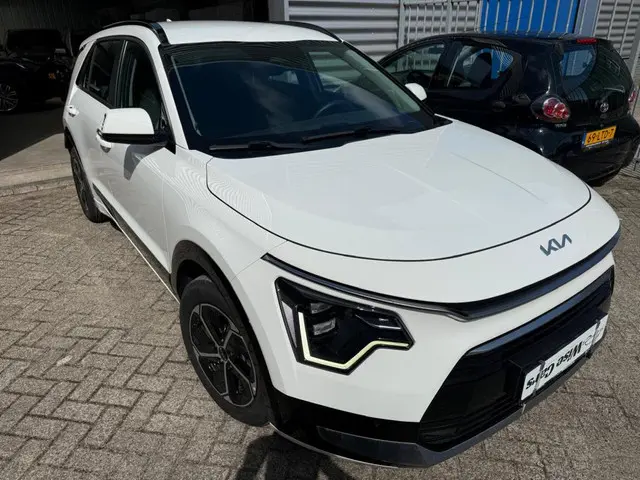 Kia Niro 1.6 GDi PHEV DynamicLine 2023 Hybride Benzine 3