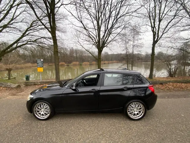 BMW 1 Serie 116i AUTOMAAT. LEDER 2013 Benzine 32
