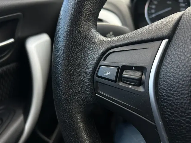 BMW 1 Serie 114i Business+ 2012 Benzine 8