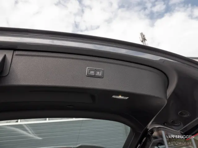Audi Q5 50 TFSI e S-Line 2021 Hybride Benzine 11