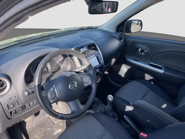 Nissan Micra 1.2 Connect Edition 2015 Benzine 10
