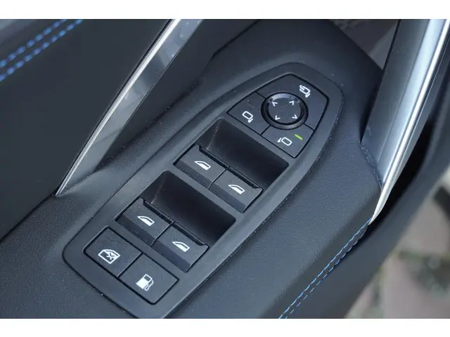 BMW X1 xDrive25e 2024 Hybride Benzine 24