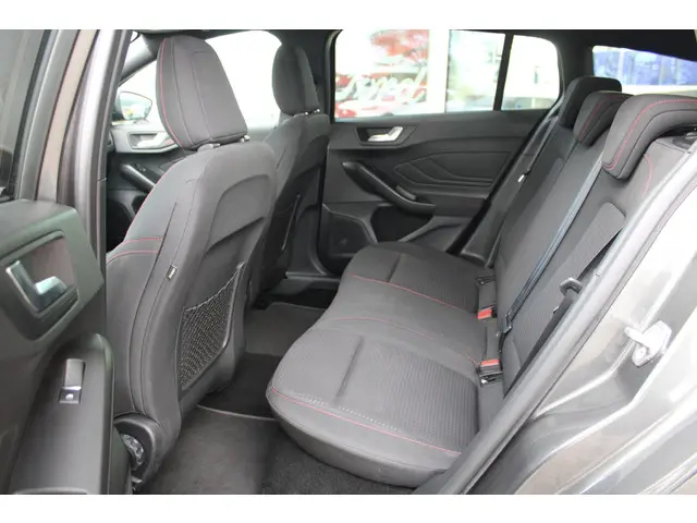 Ford Focus 1.5 EcoBoost ST Line Business 2019 Benzine 24