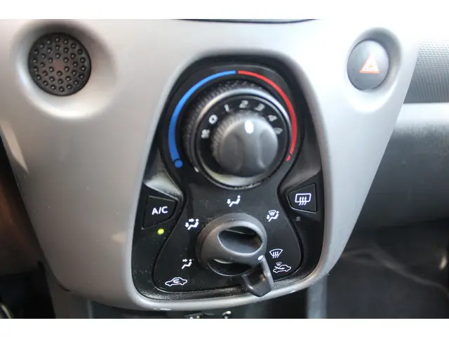Peugeot 108 1.0 e-VTi Active//GEARBOX BROKEN!! 2018 Benzine 13