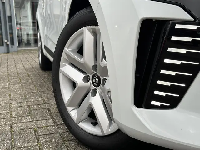 Renault Clio TCe 90 Evolution 2024 Benzine 9