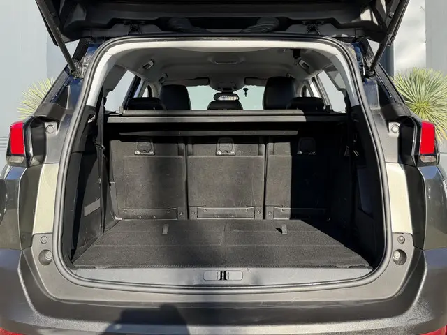 Peugeot 5008 1.2 PureTech/ Navi/PDC/AUT/7-Zits 2019 Benzine 16