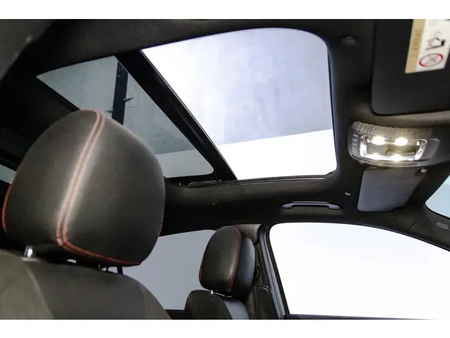 Mercedes-Benz GLA 250 e AMG Line 2021 Hybride Benzine 40