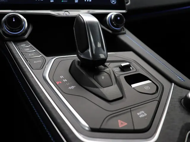 Lynk & Co 01 1.5 2024 Hybride Benzine 9