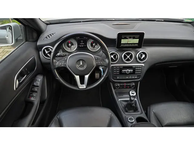 Mercedes-Benz A-Klasse 200 AMG Sport 2013 Benzine 14