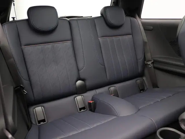 MINI 3-Deurs C 2025 Benzine 24