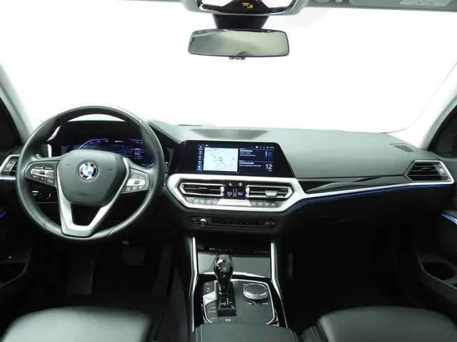 BMW 3 Serie Sedan 330e 2019 Hybride Benzine 11