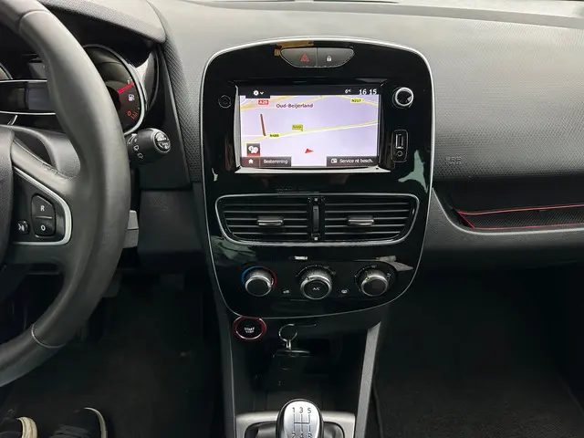 Renault Clio 0.9 TCe Limited 2018 Benzine 18