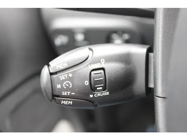 Citroën C3 1.2 PureTech S&S Shine 2020 Benzine 23
