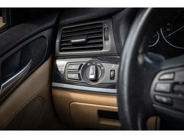 BMW X3 xDrive35i High Executive 2014 Benzine 23