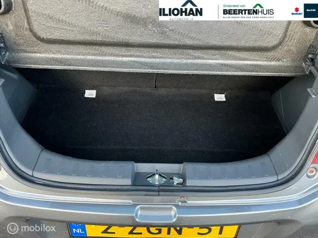 Suzuki Alto 1.0 Celebration EASSS 2015 Benzine 6