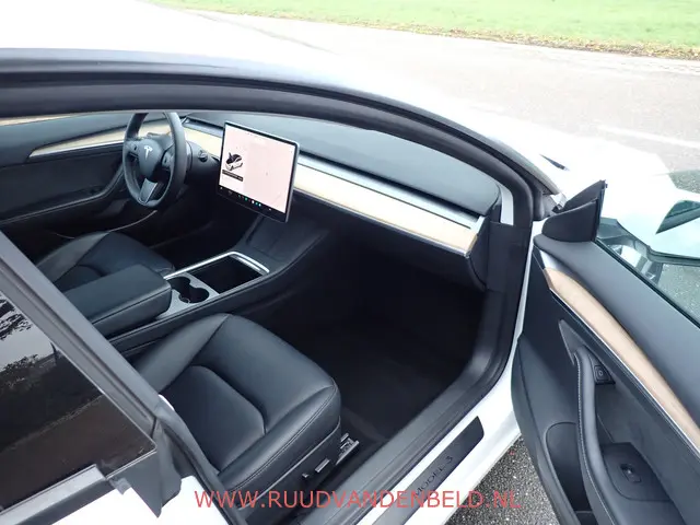Tesla Model 3 SR+ 60kWh 2021 Elektrisch 21
